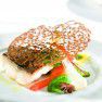 Filet de Bar saisi à l’unilatéral, salade de pousses d’épinards au poivron confit Galette de Gaude