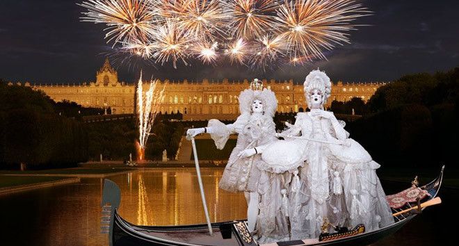 Du 24 juin au 17 juillet 2011, le château de Versailles accueille le festival Venise Vivaldi Versailles qui mettra en lien trois splendeurs du baroque européen. Du 24 juin au 17 juillet 2011, le château de Versailles accueille le festival Venise Vivaldi Versailles qui mettra en lien trois splendeurs du baroque européen.