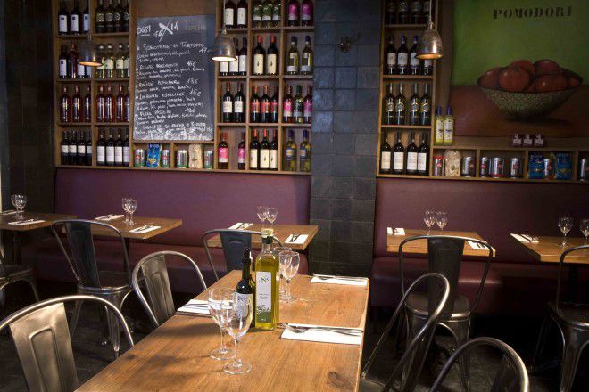Que vous soyez à Rennes, Tours, Lille, Brest, Marseille, Paris et bientôt Bordeaux, Fuxia vous fera découvrir le charme de ses terrasses ensoleillées.