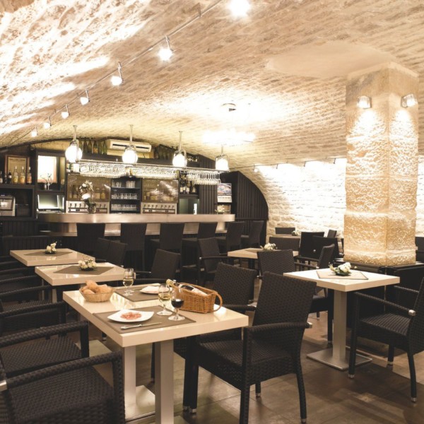 Hôtel restaurant porte Guillaume Dijon