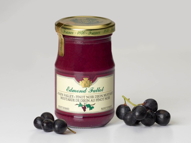 Après la moutarde au Yuzu, à la truffe ou encore au miel et vinaigre balsamique, Edmond Fallot propose désormais la moutarde au Pinot Noir aux États-Unis et en France.