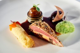 Plat de viande_Servi sur assiette_ Laurent Lemal_©BocFrance-dinerchefs