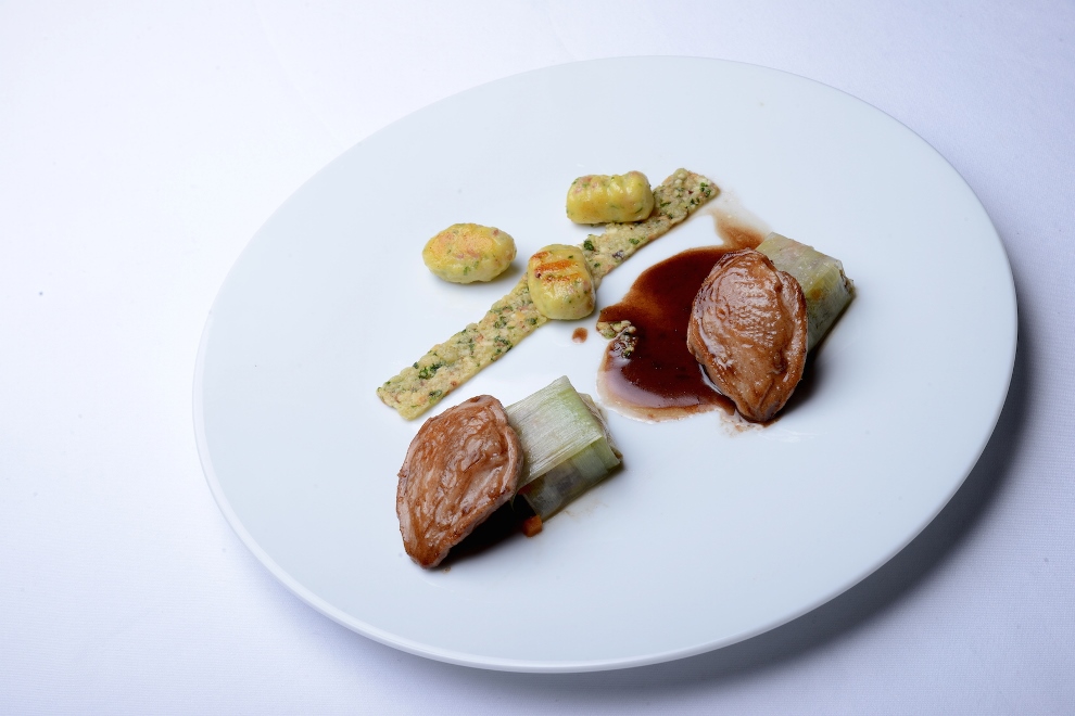 Fondant de caille de Pel et Der, garnitures du terroir Champardenais réalisé par l'équipe de France_© Gaëtan Penec