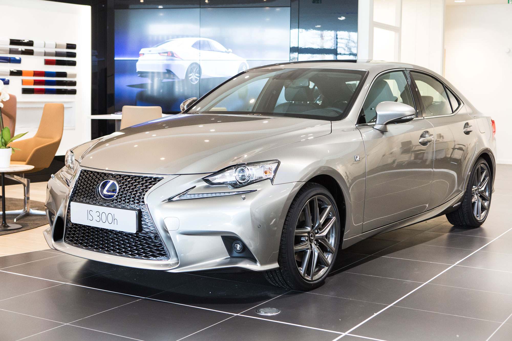 Nouvelle Lexus IS 300 H hybride Tournée vers l'avenir Arts & Gastronomie Nouvelle Lexus IS 300 H hybride Tournée vers l'avenir Arts & Gastronomie