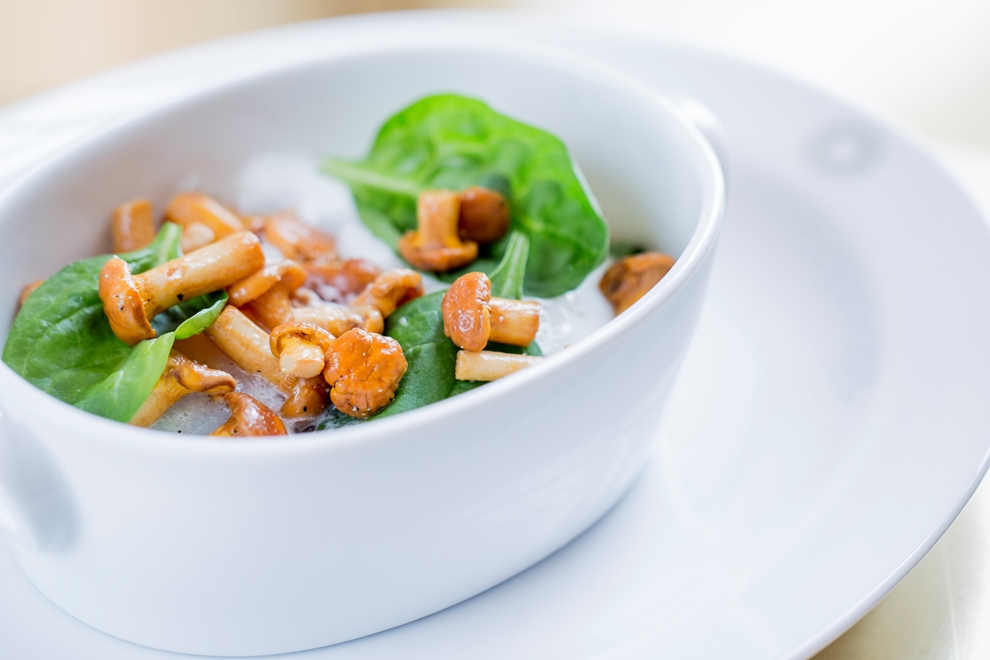 Œuf bio cocotte aux champignons des bois_Crédit photo: Pierre Monetta