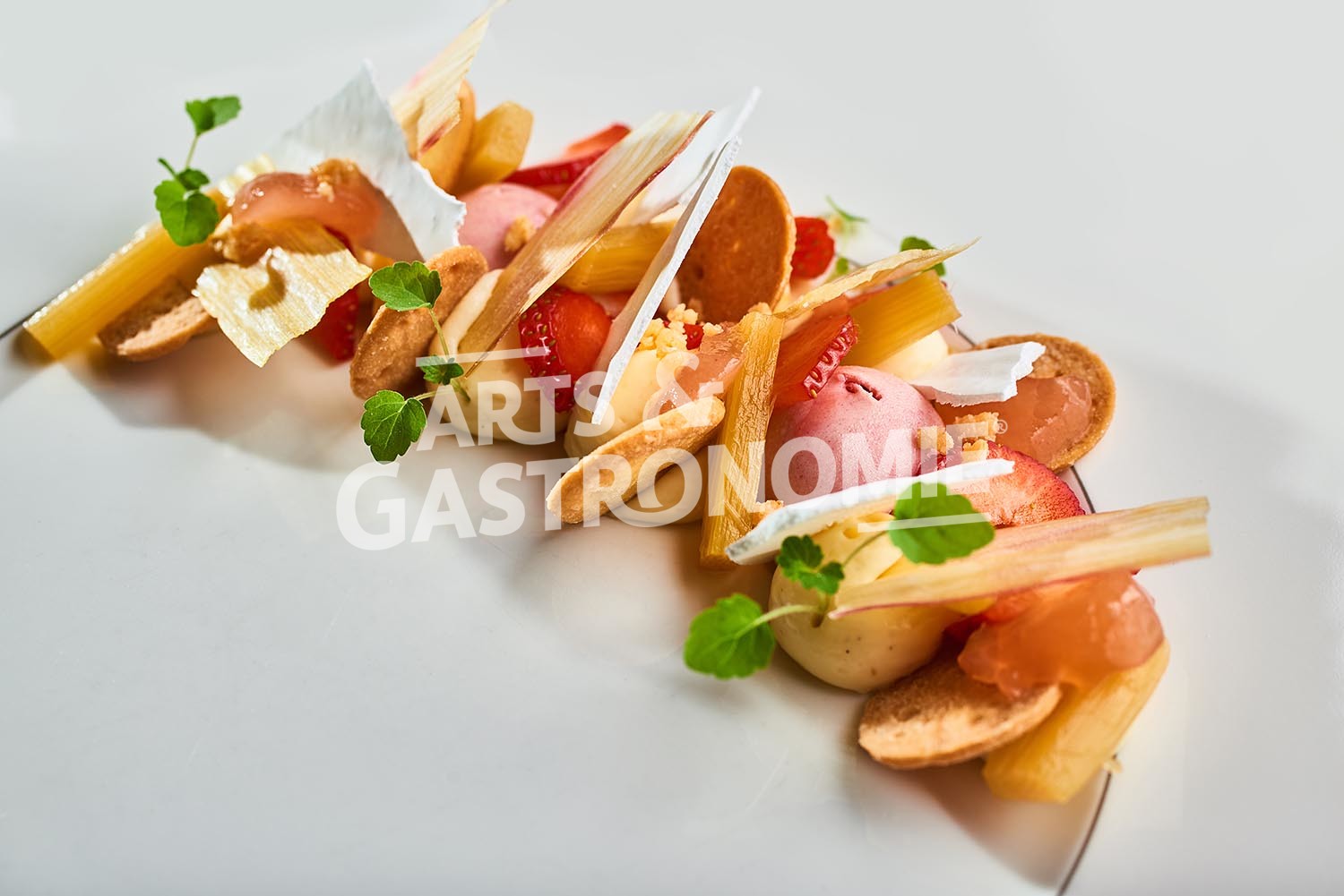 Recette : Douceur Fraise & Rhubarbe - Arts & Gastronomie