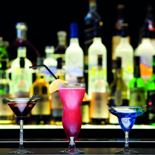 Bar le Barum de l'hôtel le Mariott de la cité internationale de Lyon avec cocktail et salle cosy