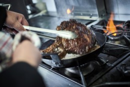 Claude et Julien Barbet des Restaurants Les frères Barbet et le café de la gare à Brignais, 2 institutions proche de lyon pour manger une savoureuse cuisine familiale