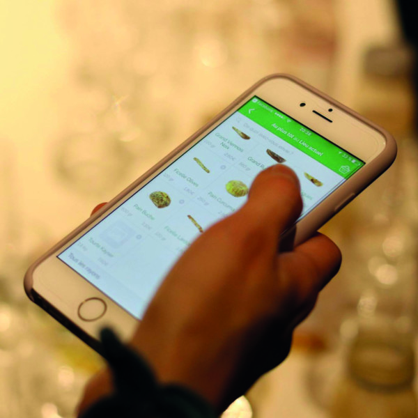 Application Nelio. Retrouver le meilleur des artisans à Lyon et Paris pour ces bouchers, charcutier, maraicher, pâtissier, épicerie. Livraison en 1 heure.