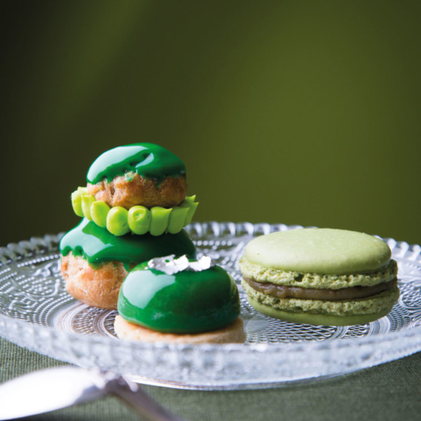 Religieuse citron vert, Macaron pistache