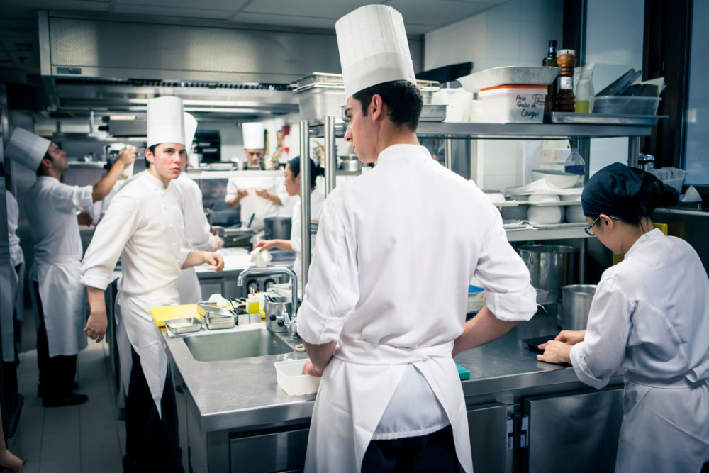 Les cuisines du restaurant Sur Mesure par Thierry Marx