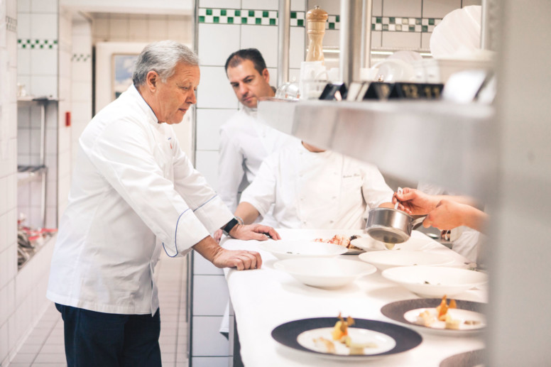 Georges Blanc en cuisine