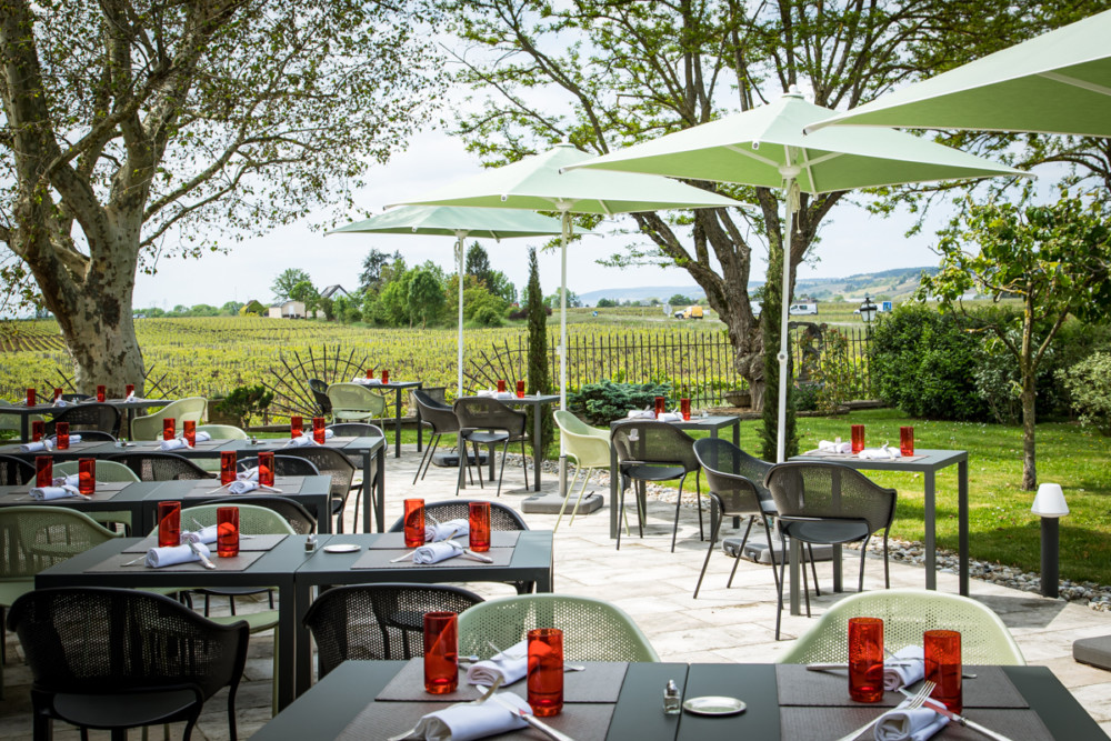 La terrasse de l'Ermitage de Corton