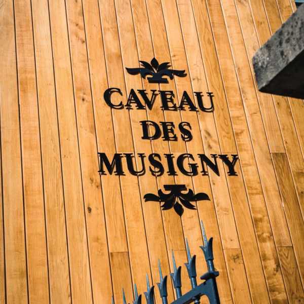 CAVEAU DES MUSIGNY LE MILLESIME CHAMBOLLE MUSIGNY