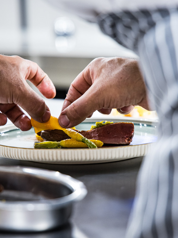 Lionel Freitas dans les cuisines du restaurant Klima à Puligny-Montrachet