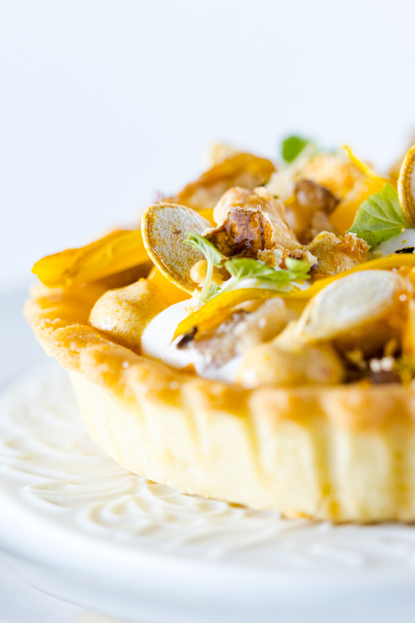 Tartelette potimarron, châtaigne, miel et tournesol