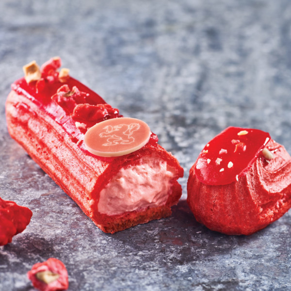 Eclair Praline Rose des chefs pâtissiers Romain et Guillaume Luyat de la Pâtisserie Les Eclaireurs à Lyon