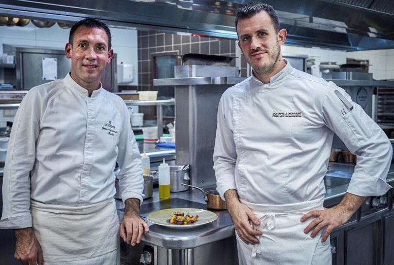 Chef Jean-François Malle du restaurant 1 étoile Michelin La Rotonde de l'hôtel Spa 5 étoile du Pavillon à Charbonnière-les-bains près de Lyon.