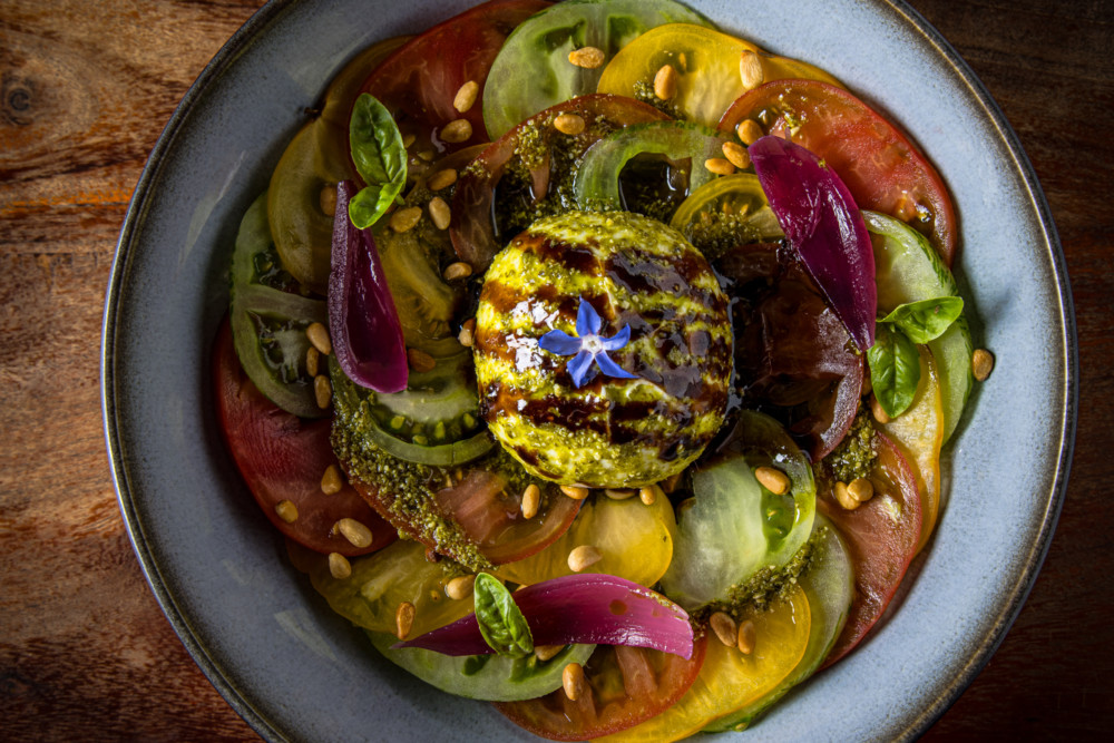 Salade de tomates gourmande à déguster au Bistrot de Norges
