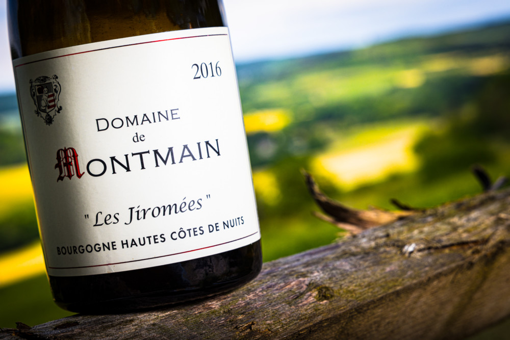 Les vins sont élaborés avec les cépages locaux, l’Aligoté et le Chardonay pour le blanc