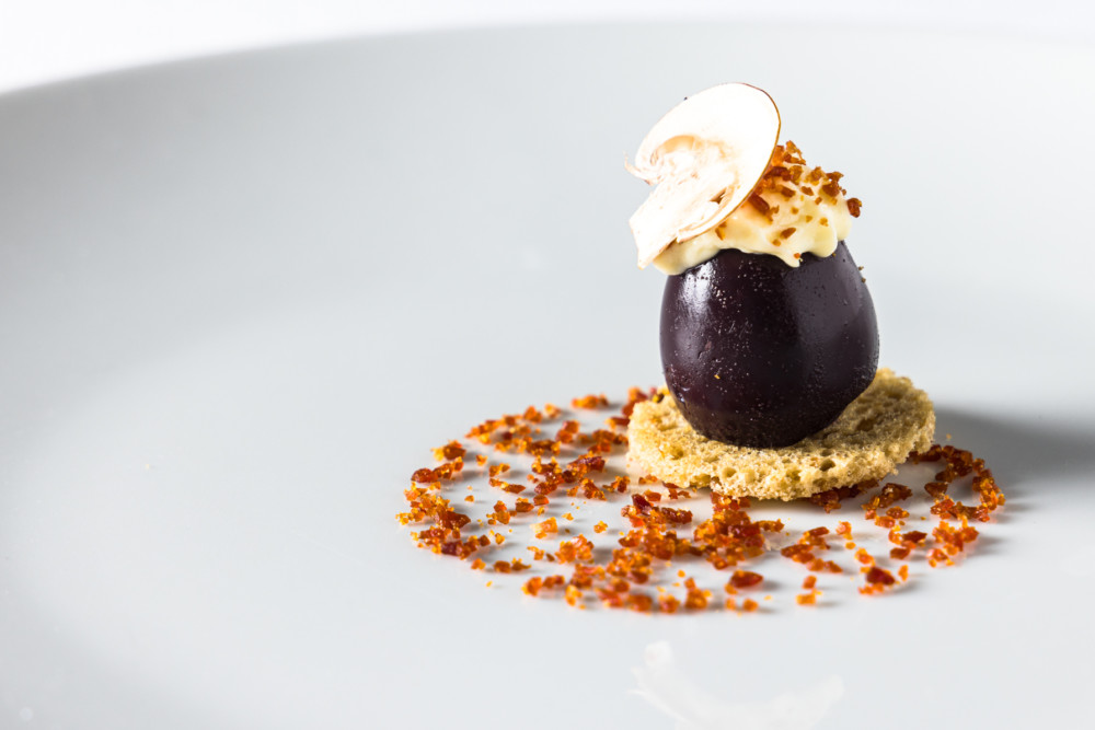 Amuse-bouche, oeuf de caille de Vitteaux, mimosa-meurette