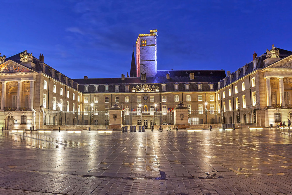 Place des Ducs de Bourgogne