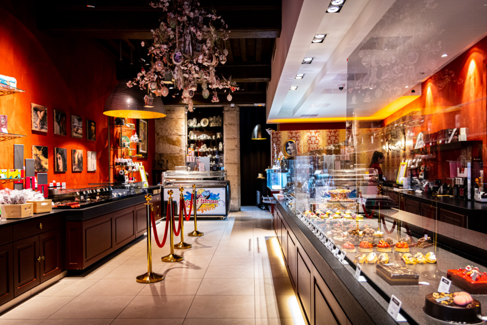 Dijon Centre, 58 rue des forges. 03 80 30 38 82