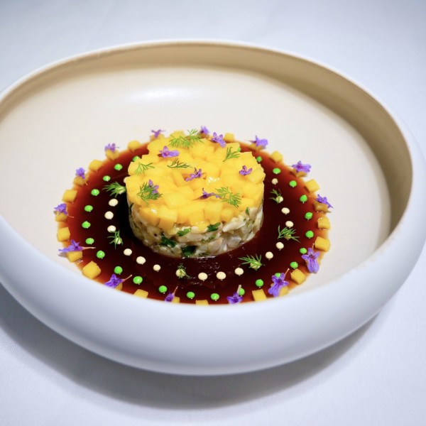 Tartare de bar, mangue et gingembre