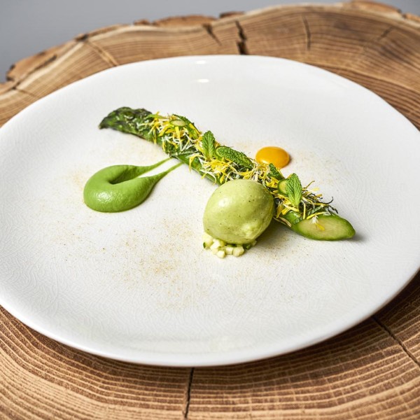 L’asperge verte au pollen, verveine et polypode des montagnes