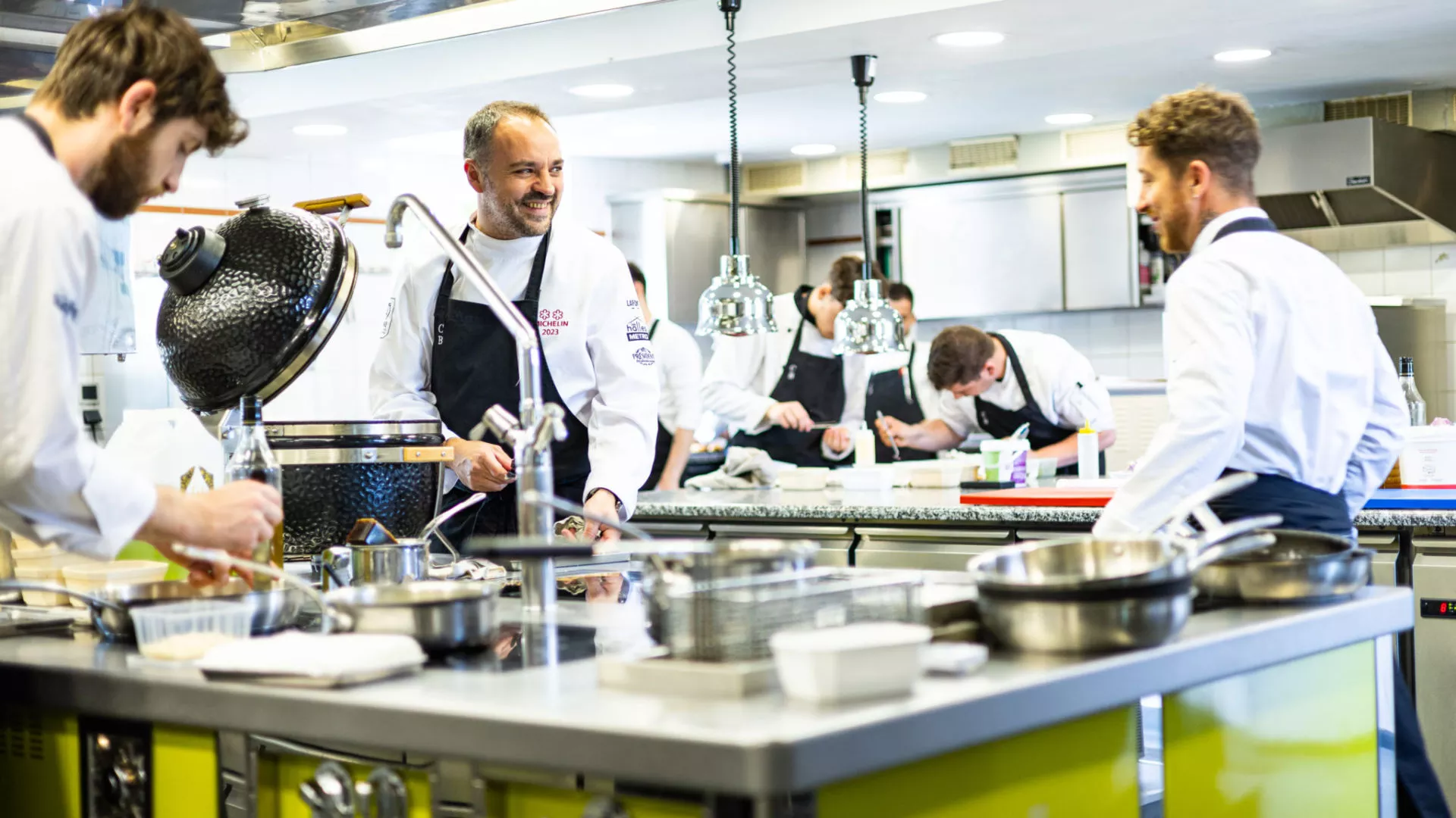 Le chef Cédric Burtin dans les cuisines du restaurant l'Amaryllis**