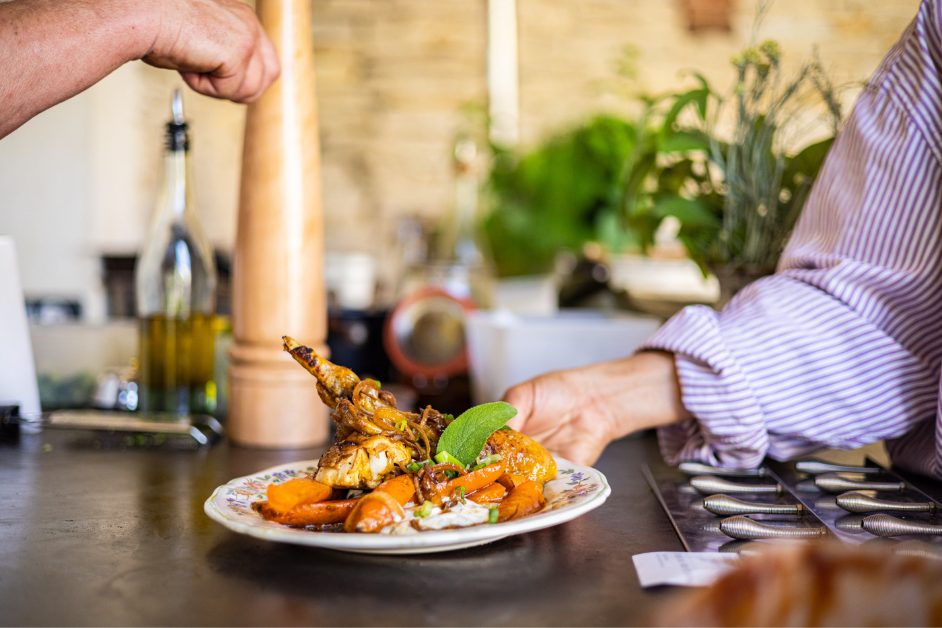 Ils ont remis le restaurant au milieu du village