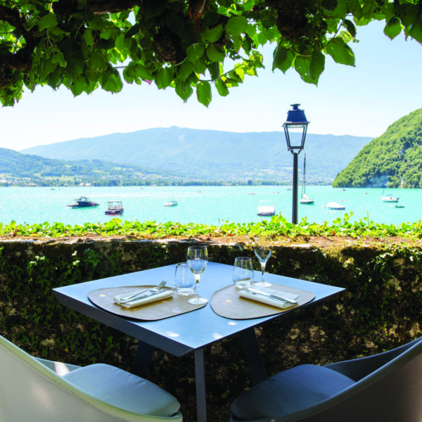 l’Abbaye de Talloires - Un cadre magique pour un repas avec vue !