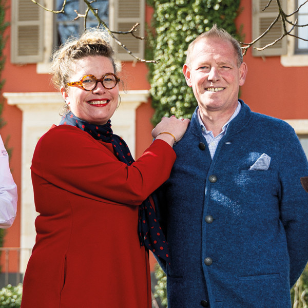 Le chef Maxime Lesobre ; Mylène et Frédéric Vandendriessche, les propriétaires ; la cheffe pâtissière Saé Hasegawa