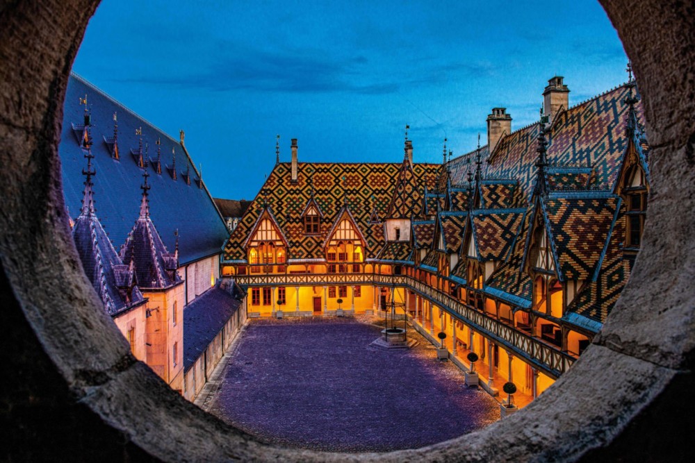 Hospices-Civils-de-Beaune-Hôtel-Dieu-Nuit-étoilée