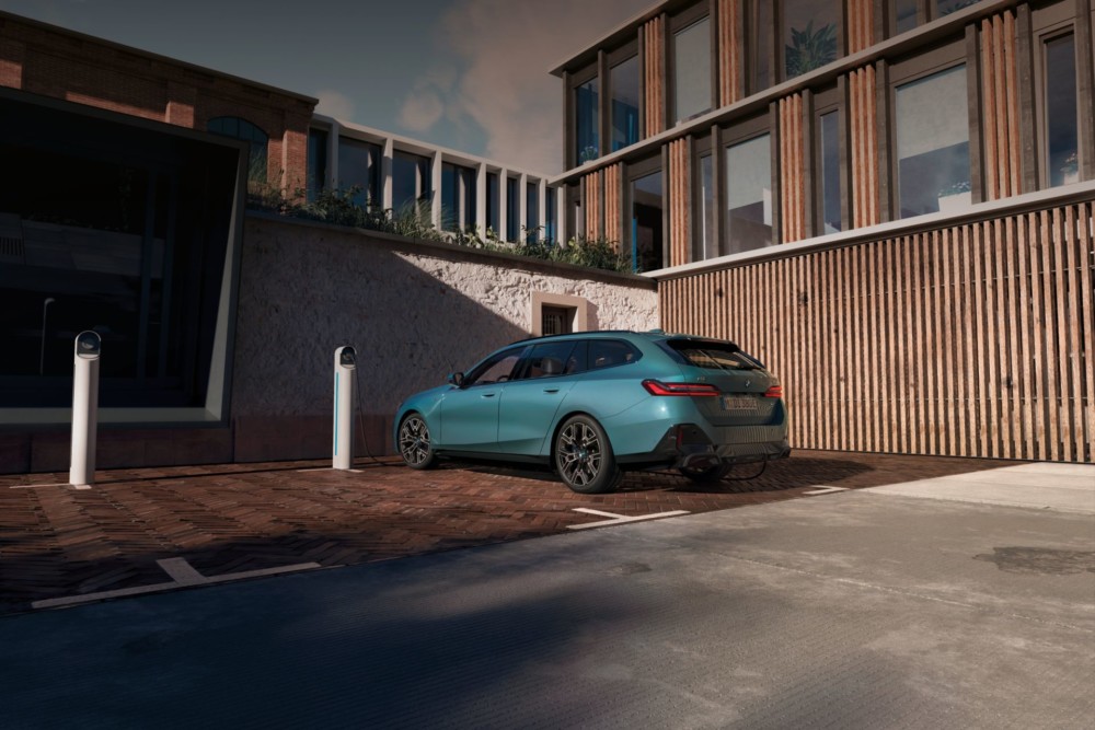 BMW i5 Touring 100 % Électrique