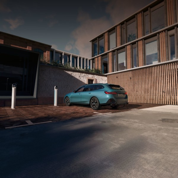 BMW i5 Touring 100 % Électrique