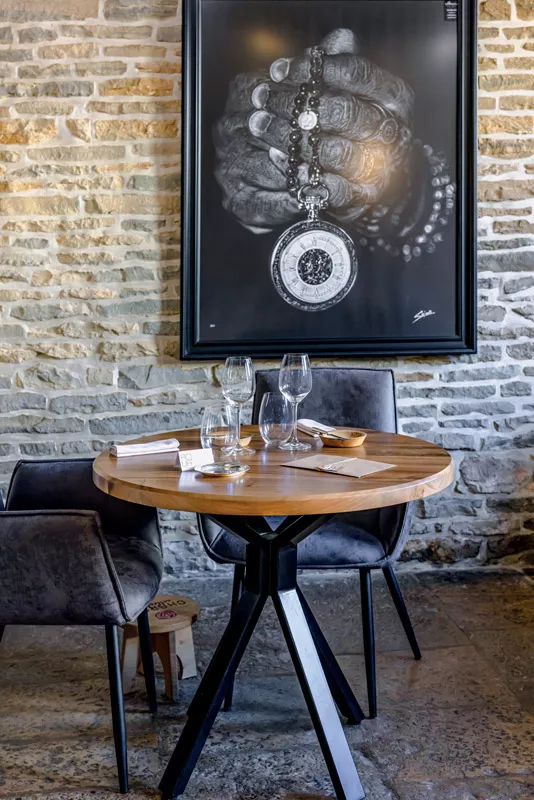 Auberge de la Charme table