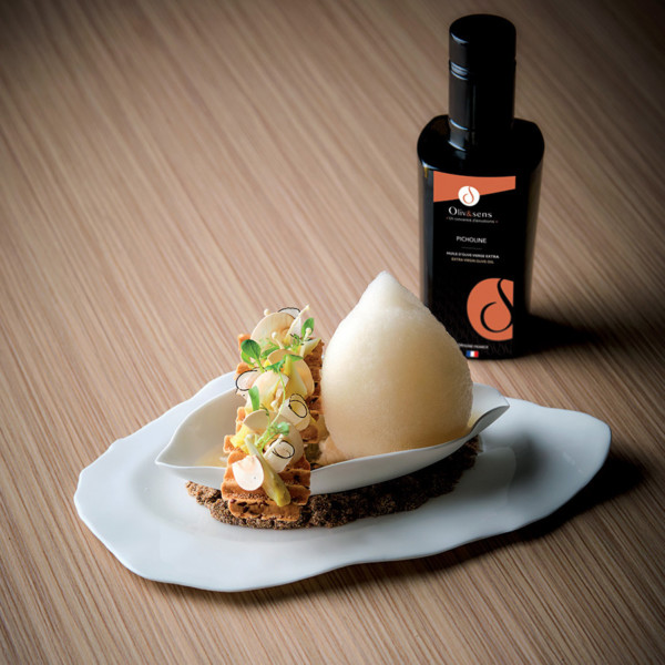 Huître en gelée tourbée, tartine d'automne, écume au café et huile d’olive Picholine Oliv&sens