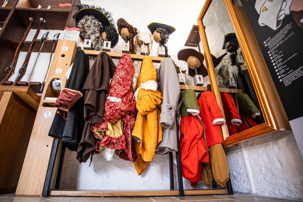La chambrée de soldats et ses costumes
