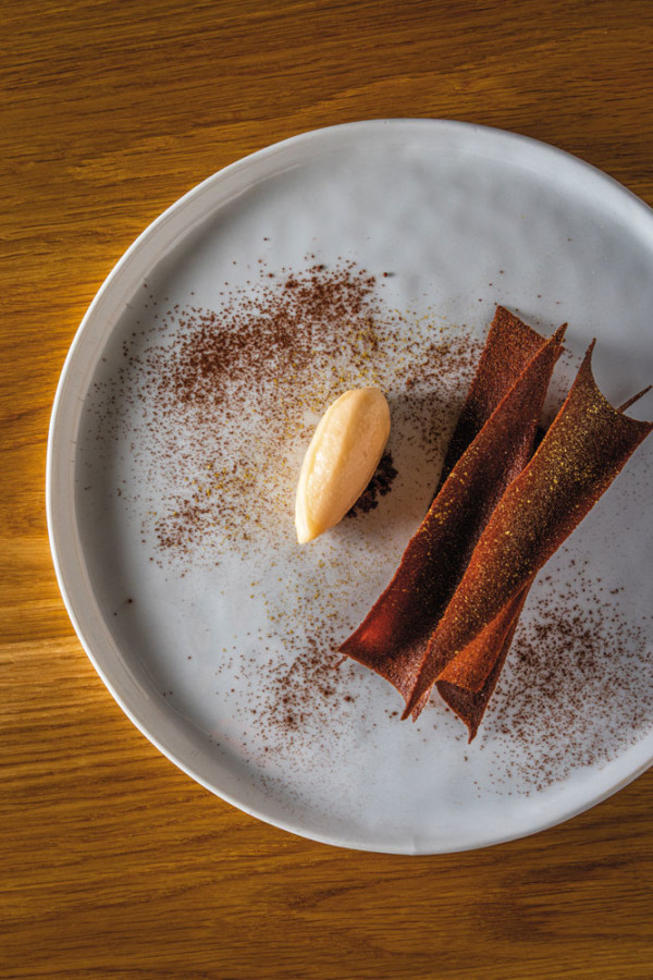 Chocolat noir 75 % origine Papouasie en texture et sorbet pamplemousse