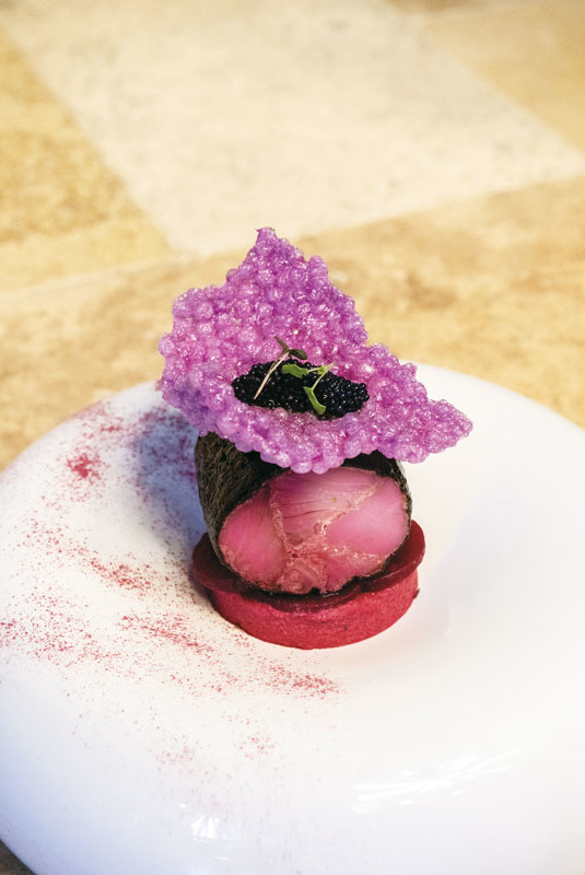 Marbré de lieu et betterave, réduction de pinot noir