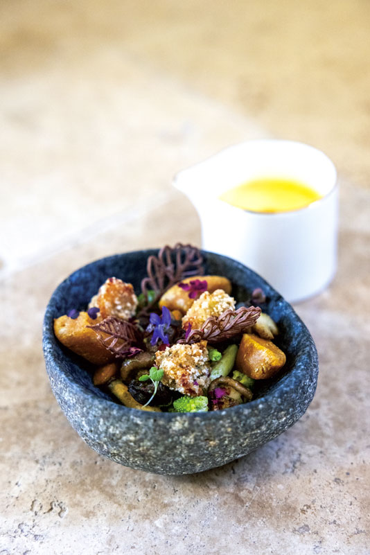 Tombée de légumes, escargots au lard frits et déclinaison de butternut