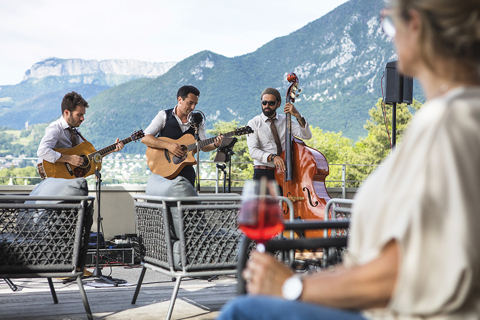 Live Music Cocktail