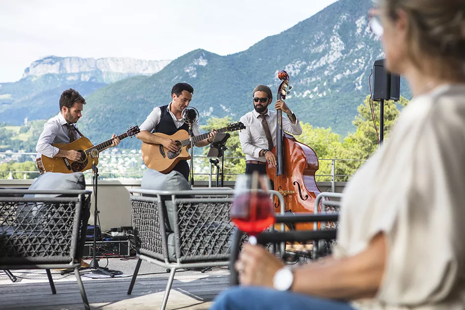 Live Music Cocktail