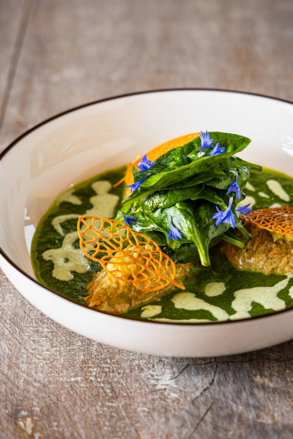 Rillette de truite au fromage frais de chèvre, menthe du jardin, épinards en deux façons