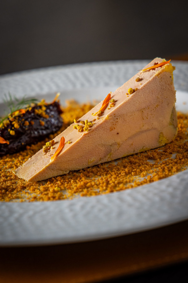 Foie Marbré de foie gras au naturel, pain d’épices, chutney de figue et cassis