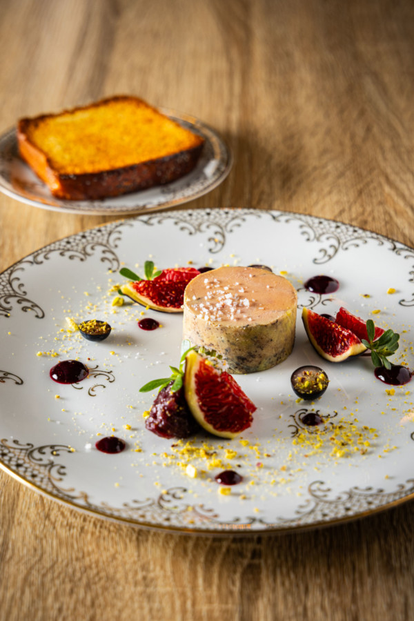 Foie gras aux fruits rouges et sa brioche maison au pavot bleu