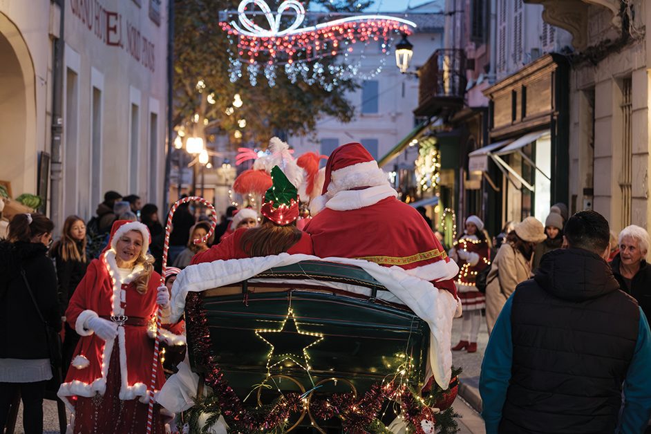 Père Noel - Arles Tourisme
