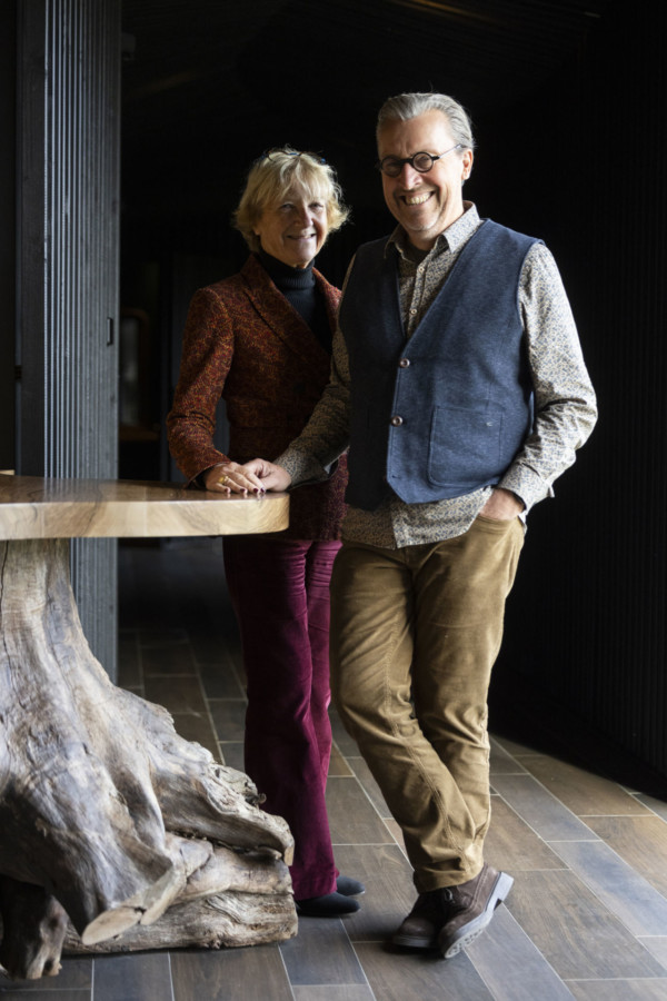 Le chef triplement étoilé Laurent Petit et son épouse Martine, propriétaires des lieux