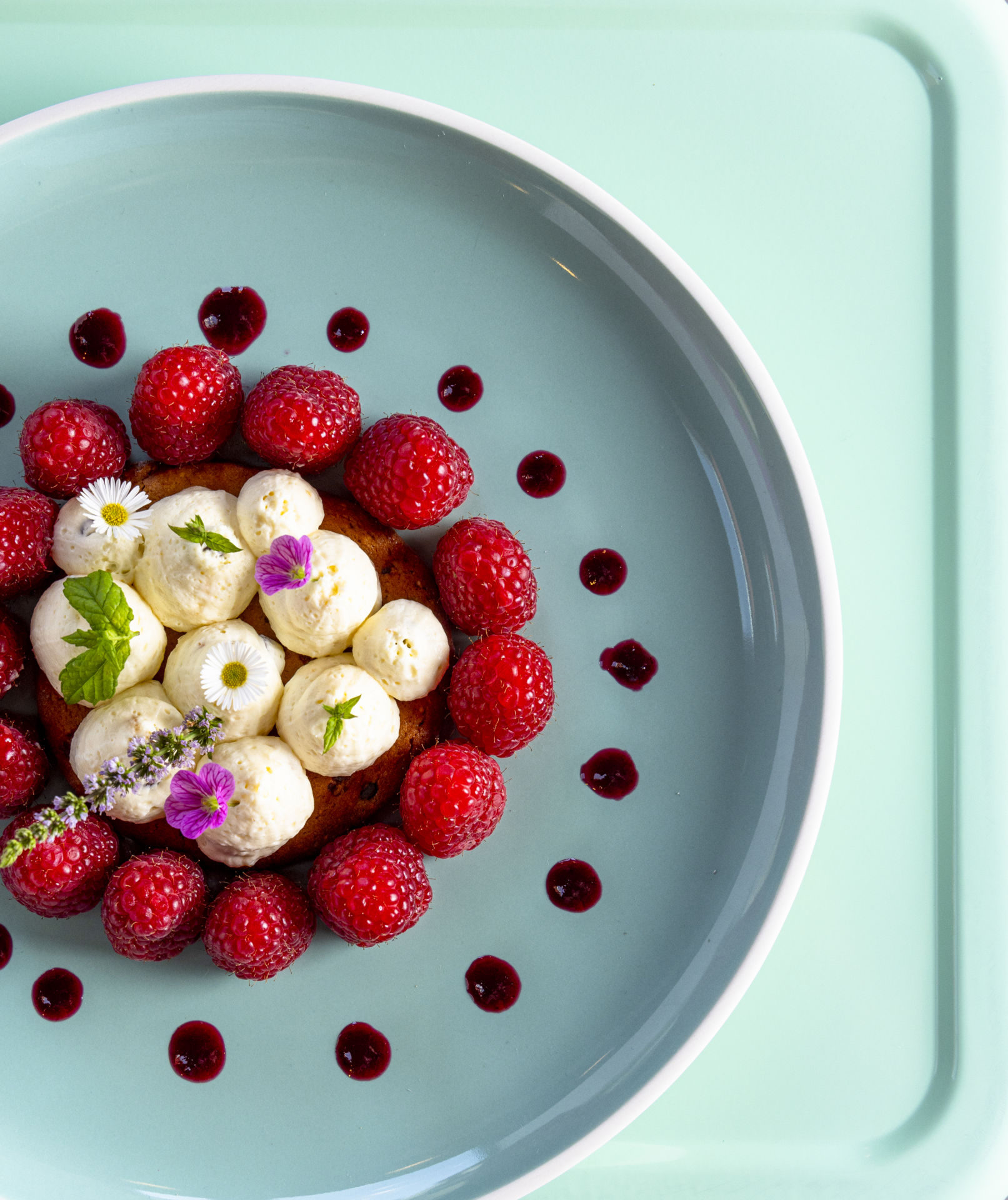 Recette : Sablé citron vert, mousse au chocolat blanc et framboises ...